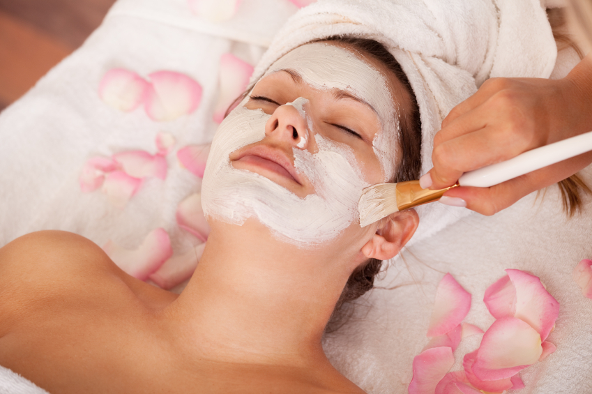 2b6c3-facial-service-at-home-1.jpg